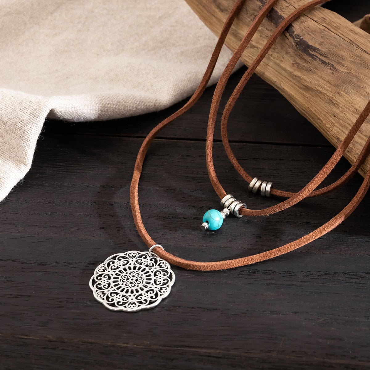 Chic Layered Carved Floral Round Disk Turquoise Pendant Velvet String Necklace